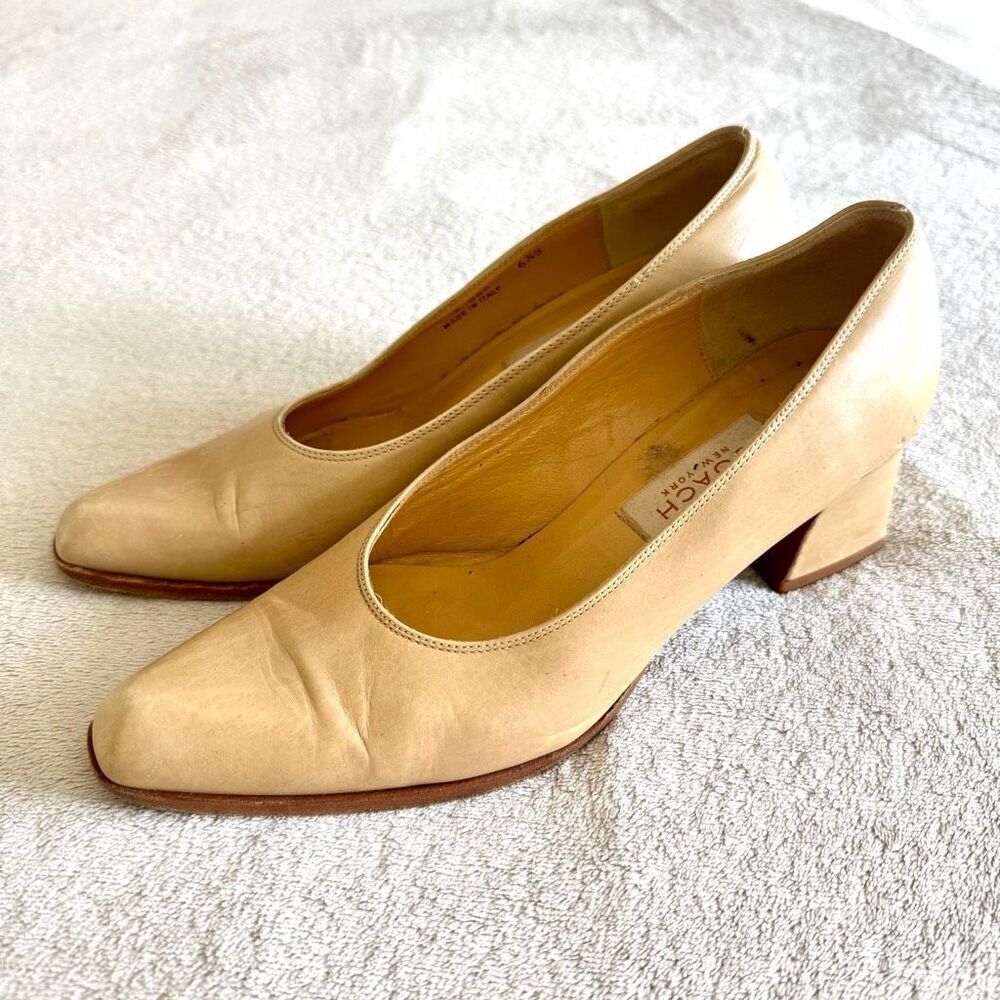 Vintage Coach Tan Leather Pumps Almond Toe Pumps